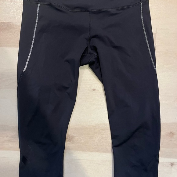 Lululemon Crops - Black - Picture 2 of 2